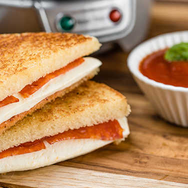 Recipe for Grilled Pepperoni Pizza Sandwich