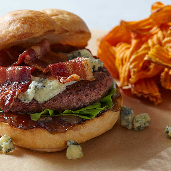 Recipe for Grilled Bacon Blue Cheeseburger with Onion Jam