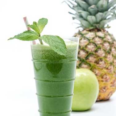 Recipe for Kale Pineapple Mint Green Juice