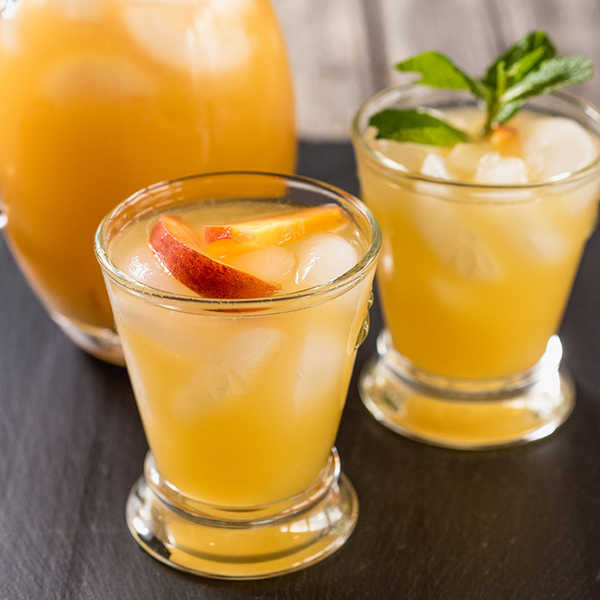 Recipe for Fresh Peach Sangria