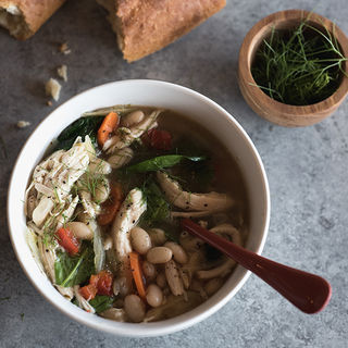https://hamiltonbeach.com/assets/cache/pthumb/slow-cooker-chicken-and-white-bean-soup-with-fennel-20.7f1e032b.jpg