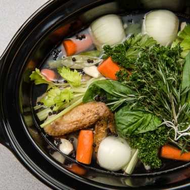 Recipe for Slow Cooker Chicken Stock