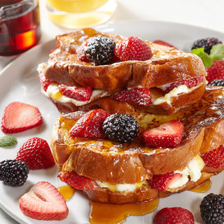 https://hamiltonbeach.com/assets/cache/pthumb/strawberry-mascarpone-stuffe-frenc-toast-recipe-1.7f1e032b.jpg
