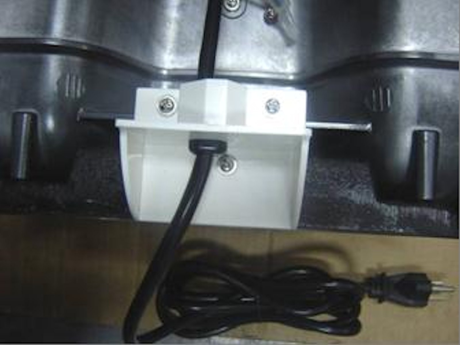 Cord Strain Relief   COMMERCIAL DRINK MIXER