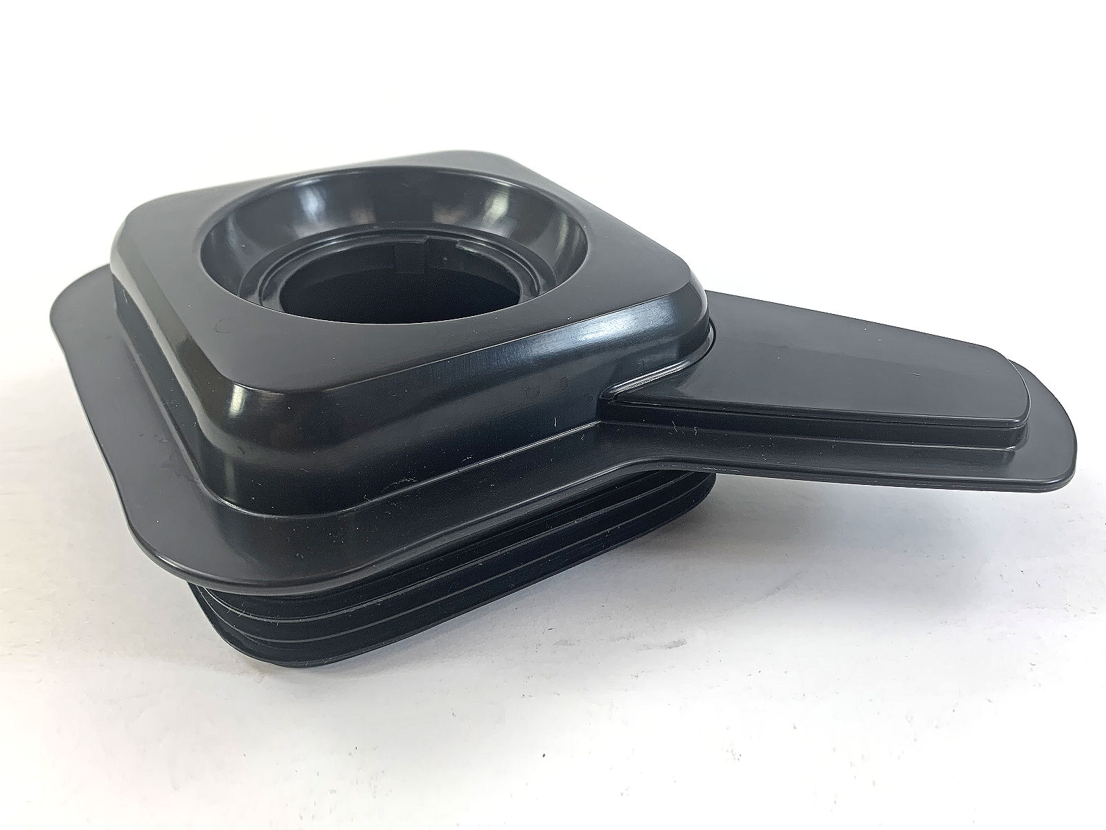 Lid with removable seal   Commercial Blenders