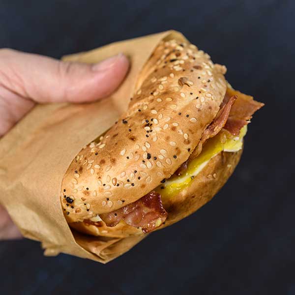 Recipe - Everything Bagel with Bacon, Egg and Cheese Breakfast Sandwich