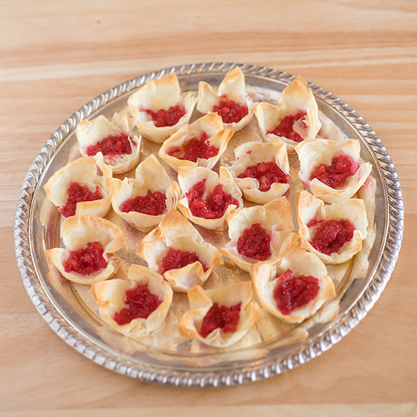 Baked Brie and Cranberry Bites