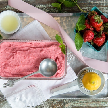 Recipe - Strawberry Lemon Frozen Yogurt