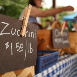 Blog for How to Shop the Farmers Market