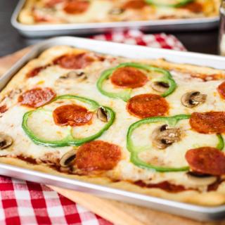 Blog for Quick and Easy Sheet Pan Pizza