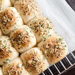 Blog for Homemade Garlic & Parmesan Dinner Rolls